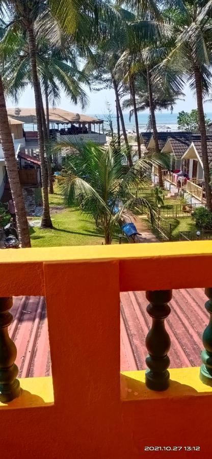 Sunset & Waves Resort, Mandrem Beach מראה חיצוני תמונה